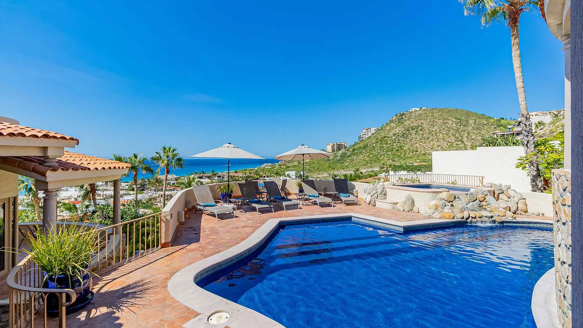 Estate Compounds in Pedregal Ocean Views