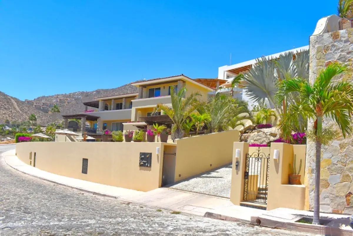 Exclusive Houses in Pedregal For Sale