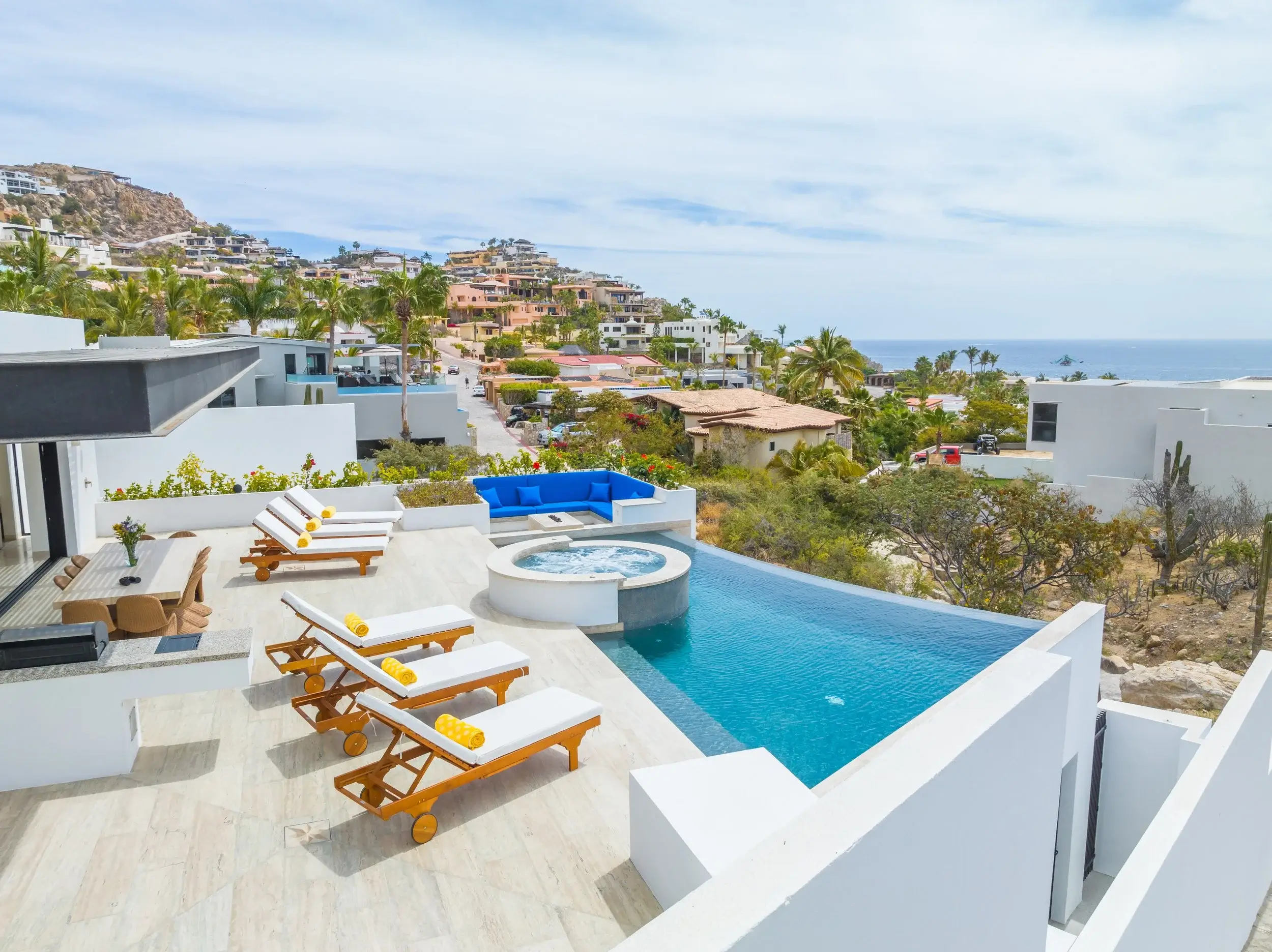Exclusive Houses in Pedregal For Sale 