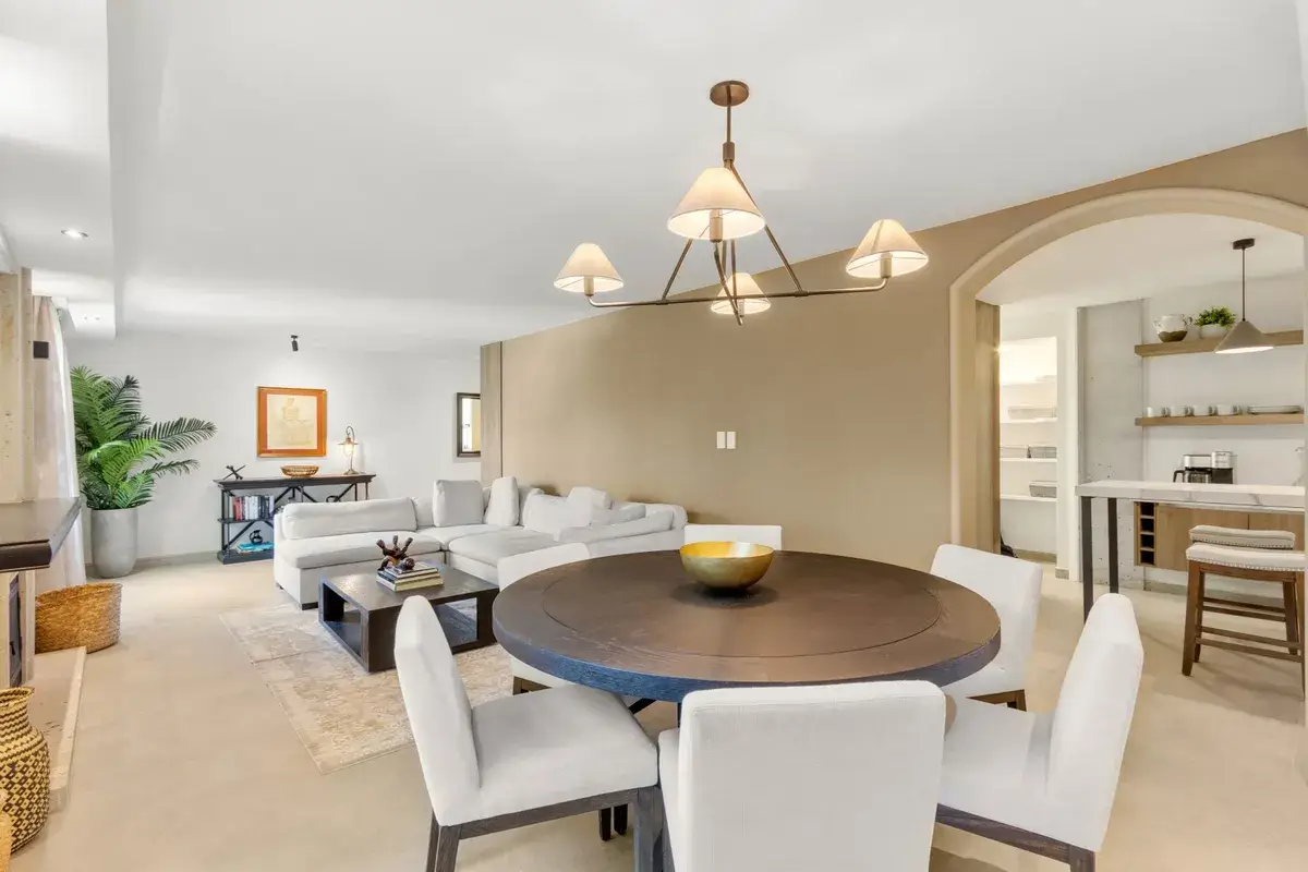 Exclusive Houses in Pedregal For Sale 