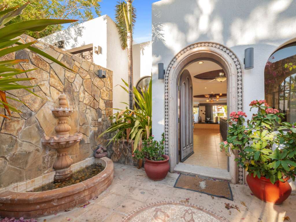 Pedregal Pedregal Csl Villa Serenidad is a beautifully designed two-story, 5-bedroom 5 bath residence located on the Pacific side of Pedregal nestled in the exclusive Pedregalito community offering additional amenities. This property has its own direct access beach walkway where you can be just minutes away from the beachThe main level features an open-concept kitchen, dining, and living area that opens to an expansive ocean- for sale