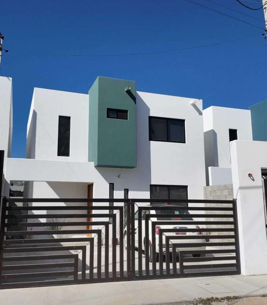 Pedregal Ampliacion El Zacata EN VENTA CASA DE ENMEDIO, Col. Zacatal San José de Cabo.Esta casa se encuentra en un estado impecable, prácticamente nueva. Cuenta con recamara master con baño. 2 recamaras con closet. Todas las recamaras con aire acondicionado y closet. Estancia de sala y comedor con aire acondicionado. Total 2.5 baños. Amplio patio. Cisterna de 5,000 litros y tinaco de 1,100 litros. Tanque de gas LP estacionario. Calentador. Equipo hidroneumático. Conexiones listas para cocina y lavadora. Ubicada cerca de Oxxo, Chedraui, Smart Fit. Tienda Ley y Starbucks, escuelas y restaurantes. Vías rápidas por boulevard Forjadores y a 3 minutos de carretera Transpeninsular. – Casa Sol y Luna, Pacific, Pacific, BS