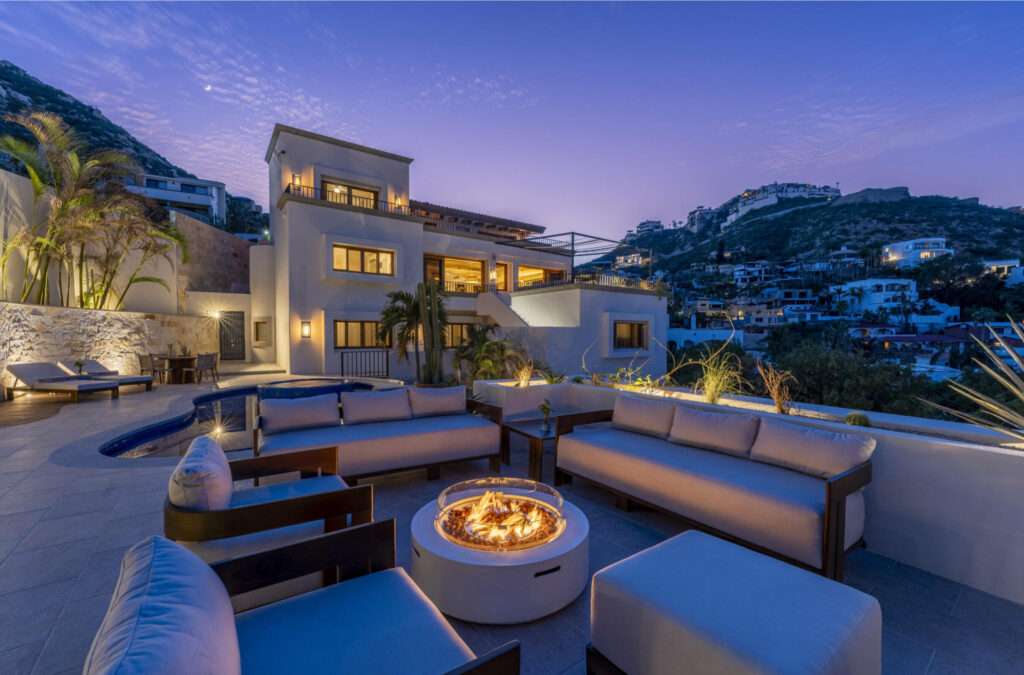 Pedregal Pedregal Csl Casa LA PIÑATA A luxury villa located in the exclusive Pedregal Cabo San Lucas. Perfect as a private residence or a high-end vacation rental, this villa offers an exceptional combination of comfort, style, privacy, and location.The villa features 8 bedrooms including a service room (as an independent apartment suite), 8.5 bathrooms, and 13 beds.Fully furnished and equipped with top-quality finishes, providing a turnkey experience.Every detail has been thoughtfully crafted to create an exceptional space for family gatherings and entertaining. The expansive terrace includes a great swimming pool, 2 jacuzzi, bar, 2 BBQ station, 2 fire pits, and multiple lounge areas, to enjoy the very best of Cabo living The interiors feature cozy and elegant living spaces, including a inside bar, games room, media room and impeccable design in every corner Fully furnished and equipped, representing an outstanding opportunity. With its exceptional design, amenities, and location, this villa embodies the best of the Baja lifestyle – 125 Camino del Mar, Cabo San Lucas, BS