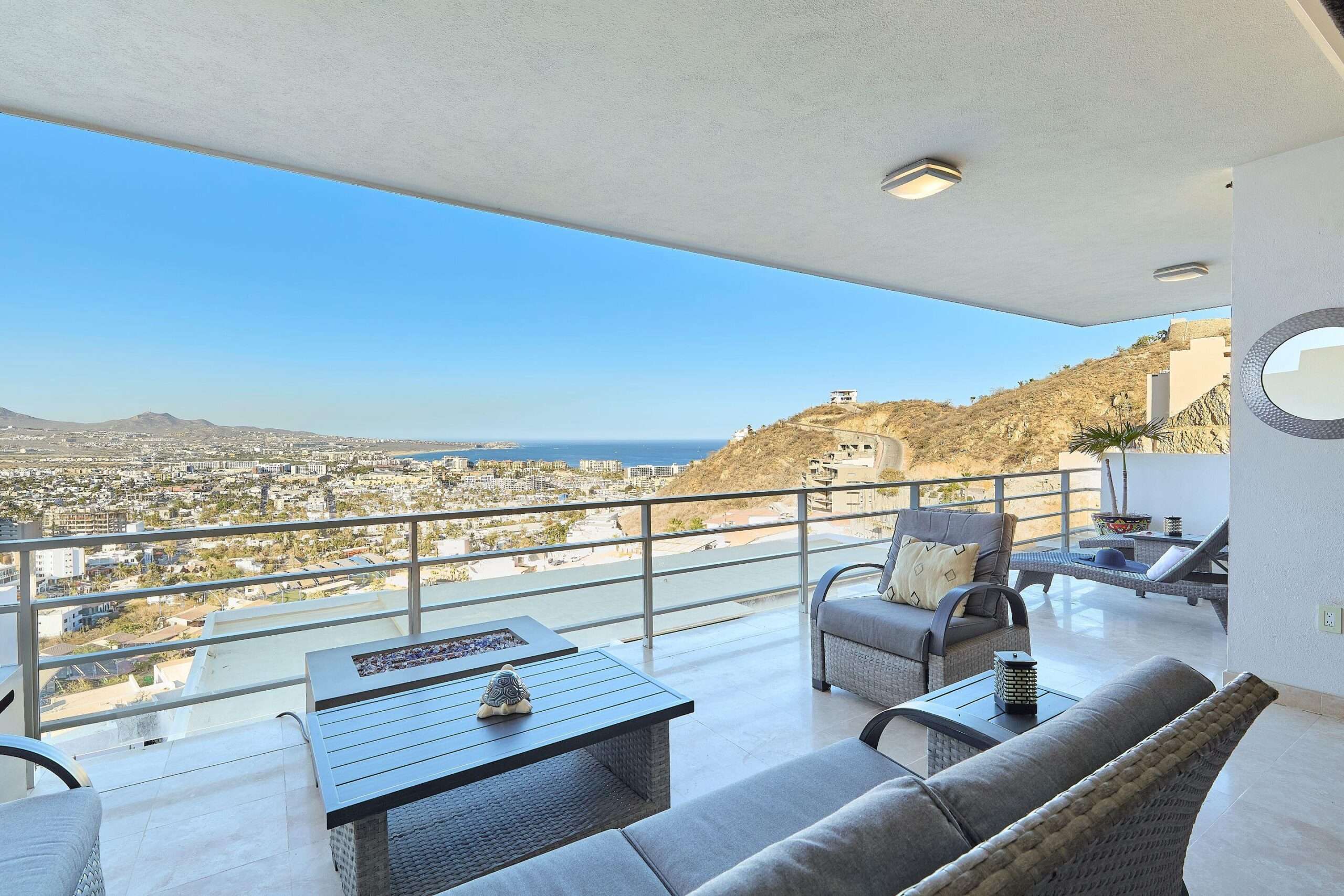 Pedregal Cascadas Welcome to Las Cascadas 611, located in the prestigious Pedregal community. This elegant 2-bedroom, 2-bathroom residence offers breathtaking for sale