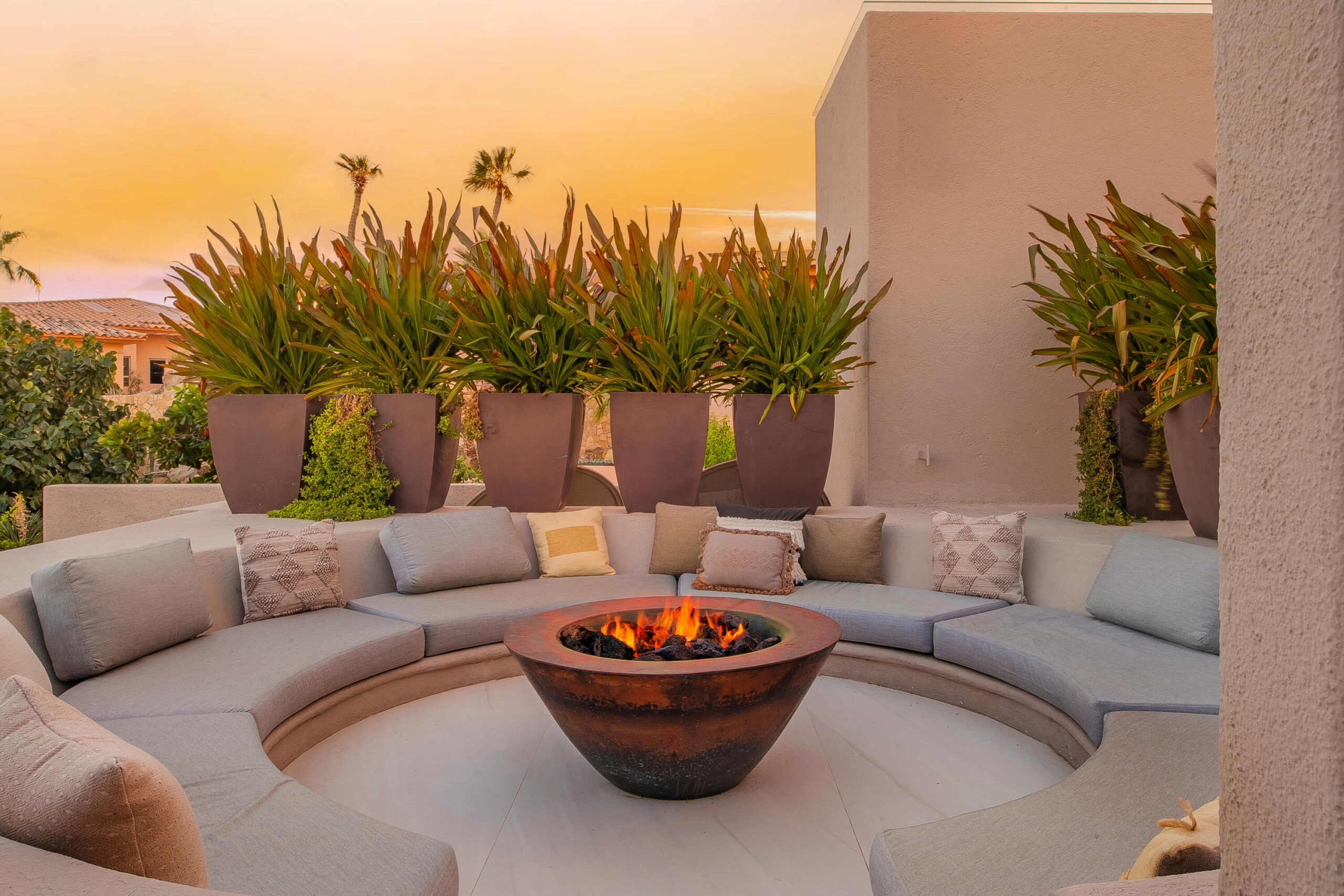 Pedregal Pedregal Csl Villa Paraiso is found in the private community of El Pedregal. This stunning beach home has beautiful blue – Villa Paraiso #510, Pedregal, Cabo San Lucas, BS